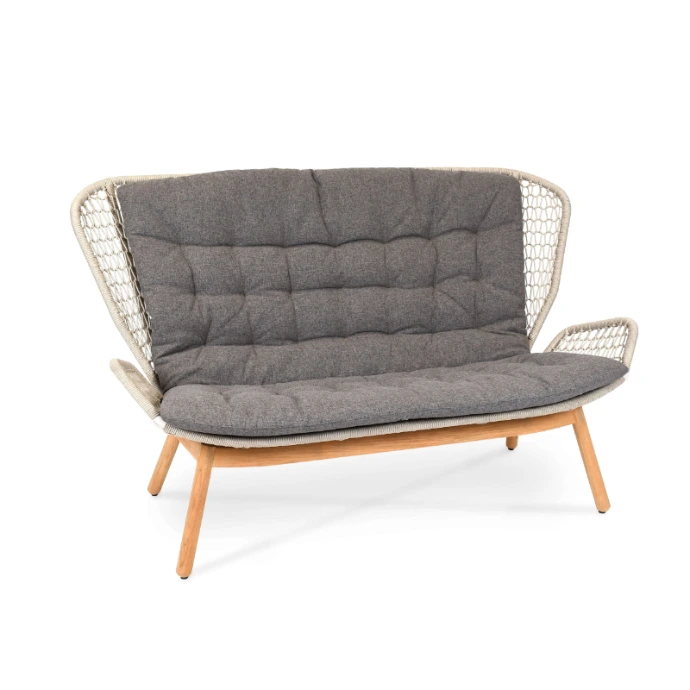 Wing Light Relax Sofa von Fischer Möbel – elegantes Outdoor Sofa mit filigranem Geflecht, Holzgestell und komfortabler Polsterung für Garten und Terrasse